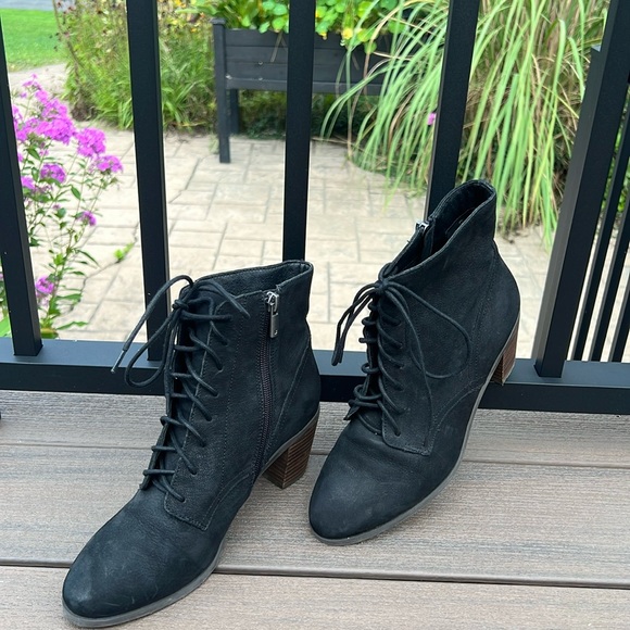 Lucky Brand booties - Picture 1 of 3